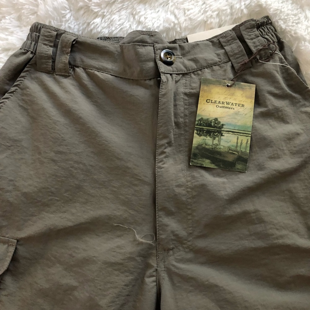 🇺🇸 NEW CLEARWATER OUTFITTERS Grey Cargo Shorts. Size Small - Picture 3 of 6